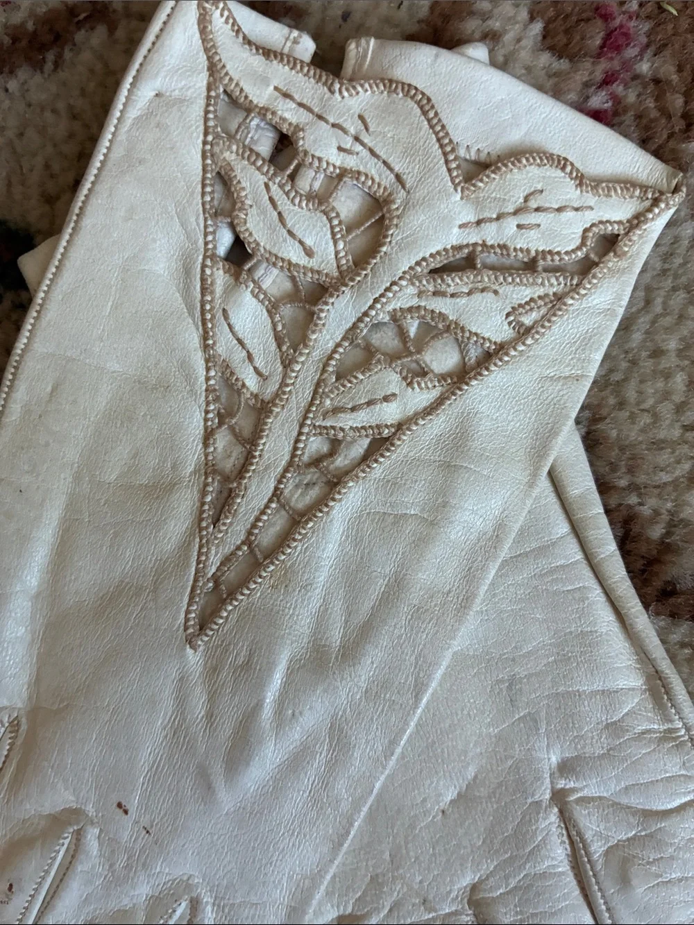 Vintage White Leather Gloves with Cutwork Detail